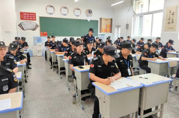 長沙紅光保安服務(wù)有限公司,長沙安保服務(wù),長沙安全服務(wù),長沙非武裝押運(yùn),勞務(wù)派遣服務(wù) 長沙紅光保安服務(wù)有限公司,長沙安保服務(wù),長沙安全服務(wù),長沙非武裝押運(yùn),勞務(wù)派遣服務(wù)