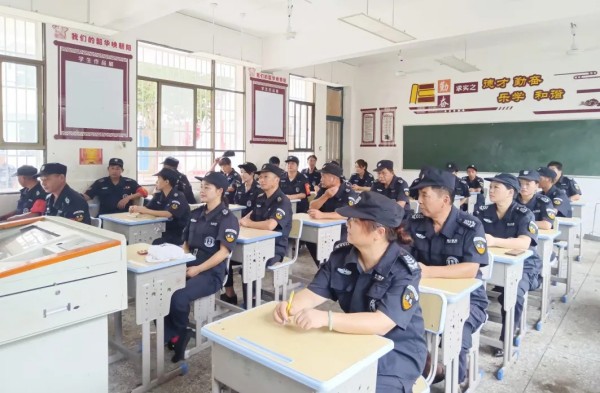 長沙紅光保安服務(wù)有限公司,長沙安保服務(wù),長沙安全服務(wù),長沙非武裝押運(yùn),勞務(wù)派遣服務(wù) 長沙紅光保安服務(wù)有限公司,長沙安保服務(wù),長沙安全服務(wù),長沙非武裝押運(yùn),勞務(wù)派遣服務(wù)